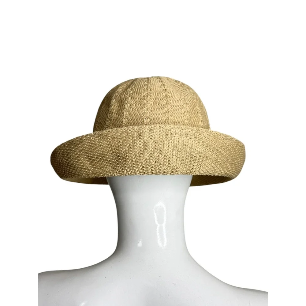 Unbranded woven straw